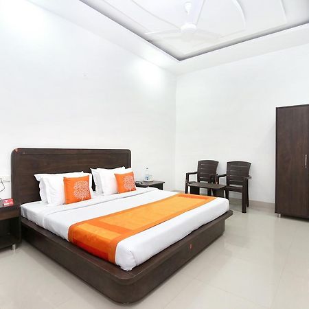 Oyo 11421 Regal Residency Hotel Amritsar Exterior foto