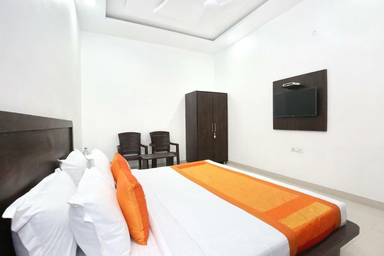 Oyo 11421 Regal Residency Hotel Amritsar Exterior foto